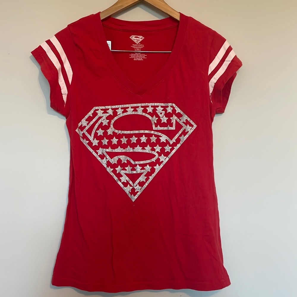 Superman juniors v-neck red cotton tee size XL (15-17)